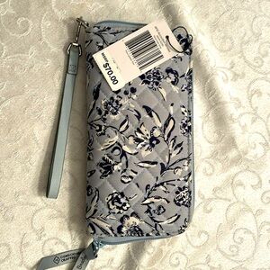 Vera Bradley RFID Accordion Wristlet